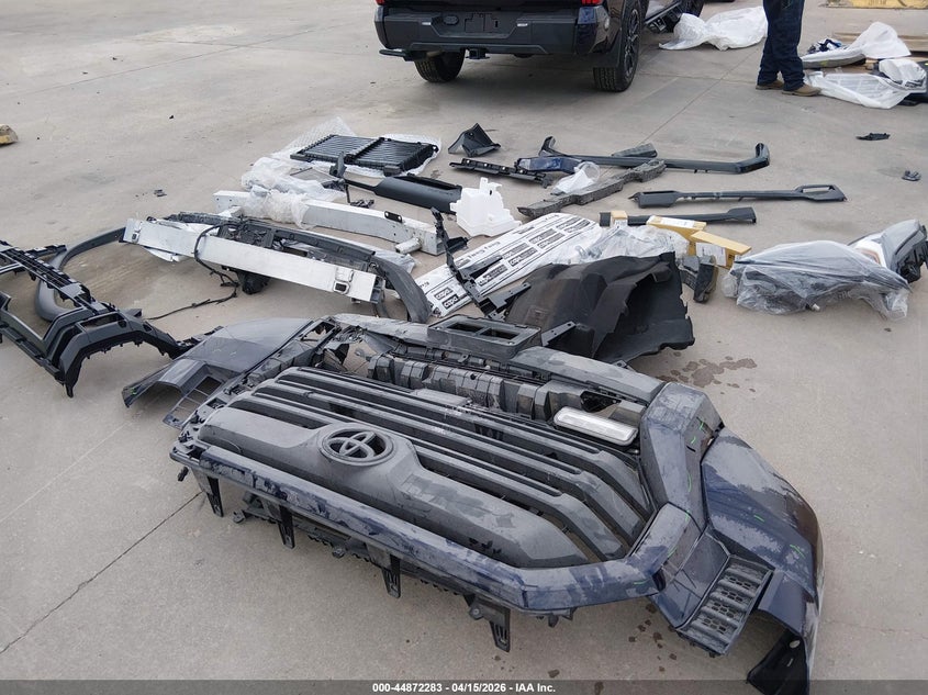 2024 Toyota Tundra Sr5 VIN: 5TFLA5AB2RX039104 Lot: 44872283