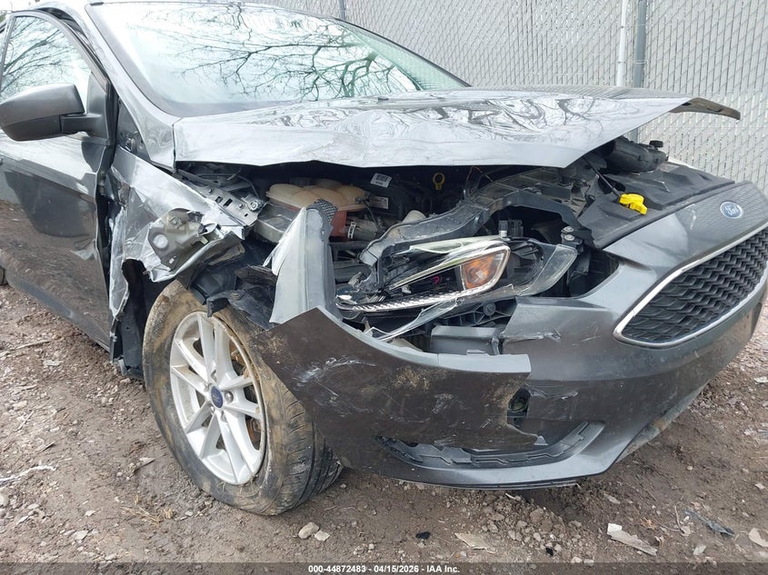 2018 Ford Focus Se VIN: 1FADP3F29JL321967 Lot: 44872483