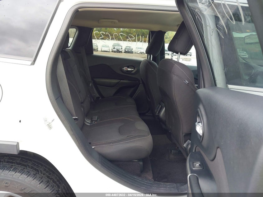 2016 Jeep Cherokee Latitude VIN: 1C4PJLCS9GW312271 Lot: 44872632