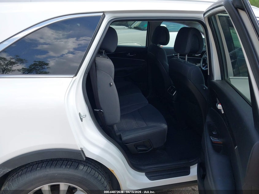 2017 Kia Sorento 3.3L Lx VIN: 5XYPGDA58HG198571 Lot: 44872636