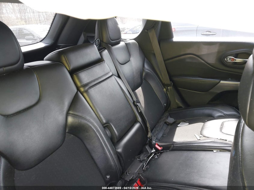 2019 Jeep Cherokee Latitude Plus 4X4 VIN: 1C4PJMLX1KD172609 Lot: 44872889