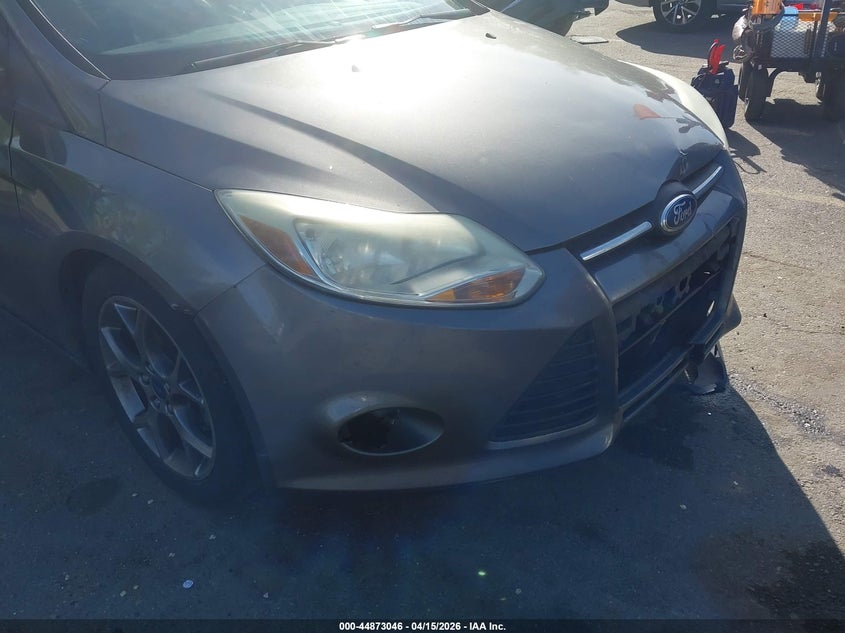 1FADP3F24EL417169 2014 Ford Focus 2.0 Se silver