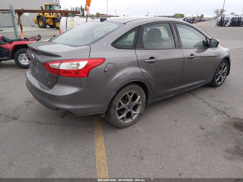 1FADP3F24EL417169 2014 Ford Focus 2.0 Se silver