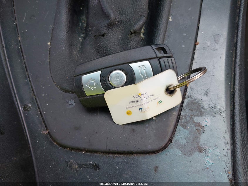 2009 BMW 328I VIN: WBAPH57579NL77640 Lot: 44873224