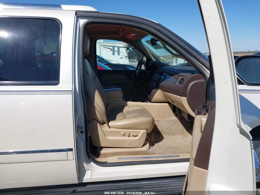 2014 Gmc Yukon 6.2 Xl 1500 Denali white Lot 111044873226 Vin 1GKS2MEF6ER171074