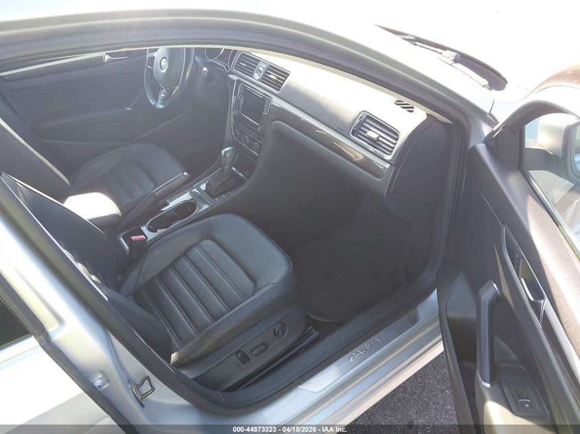 2017 Volkswagen Passat 1.8T Sel Premium