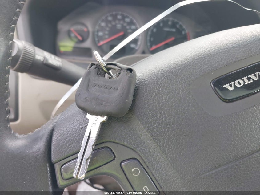 2001 Volvo V70 T5 VIN: YV1SW53D412072189 Lot: 44873447