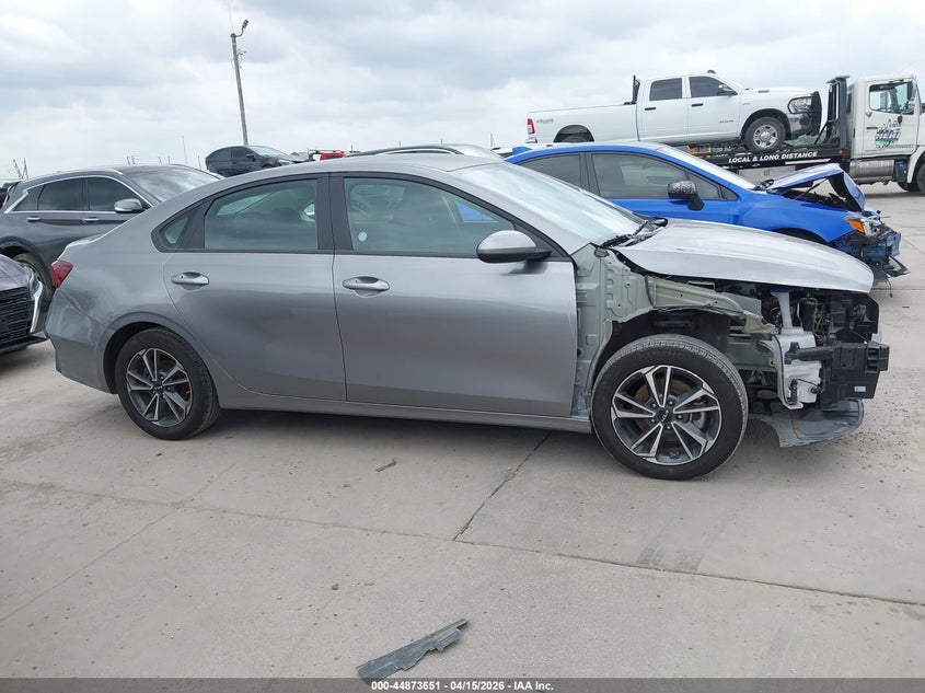 2024 Kia Forte Lxs VIN: 3KPF24AD2RE762585 Lot: 44873651