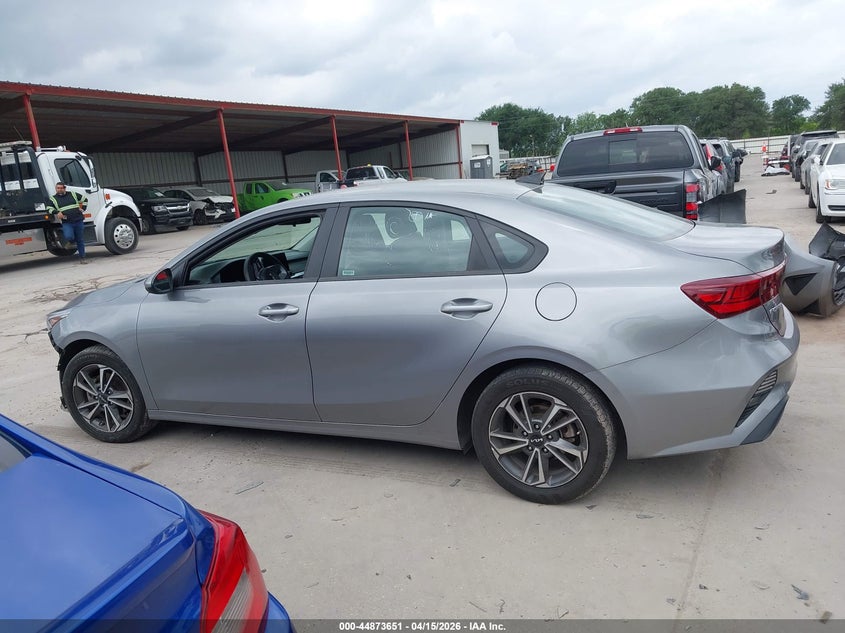 2024 Kia Forte Lxs VIN: 3KPF24AD2RE762585 Lot: 44873651