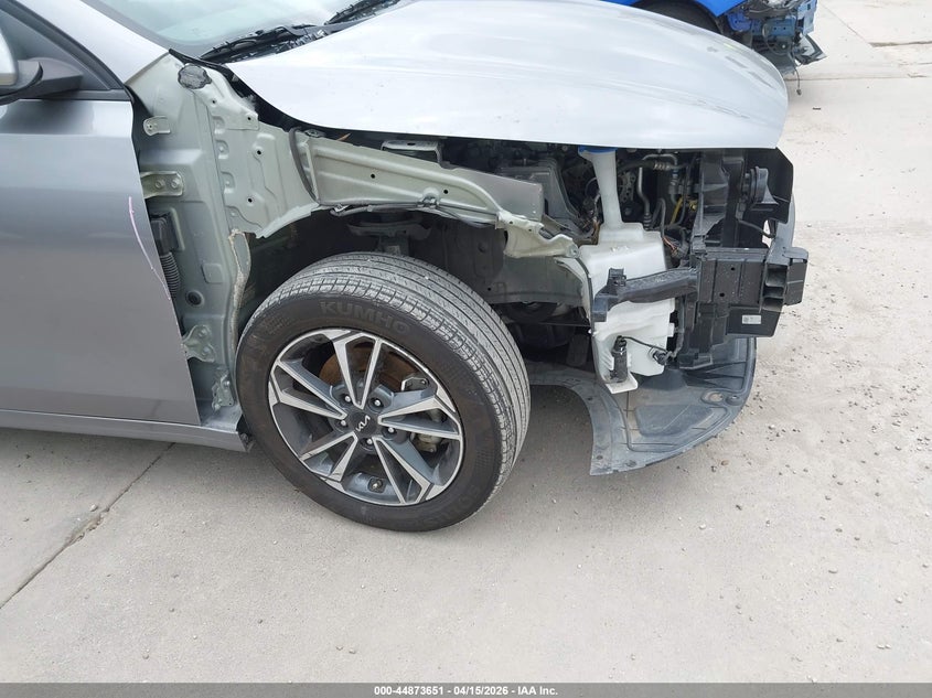 2024 Kia Forte Lxs VIN: 3KPF24AD2RE762585 Lot: 44873651