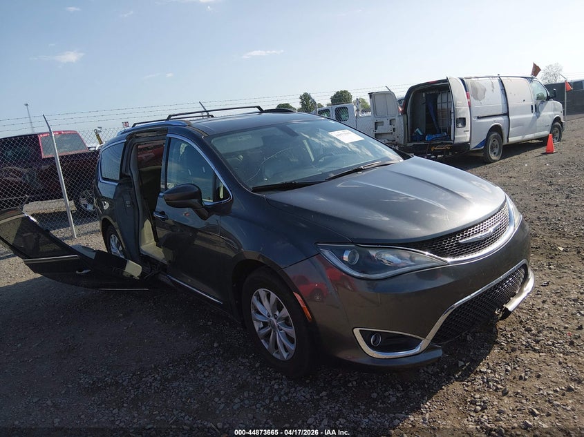 2019 CHRYSLER PACIFICA TOURING L