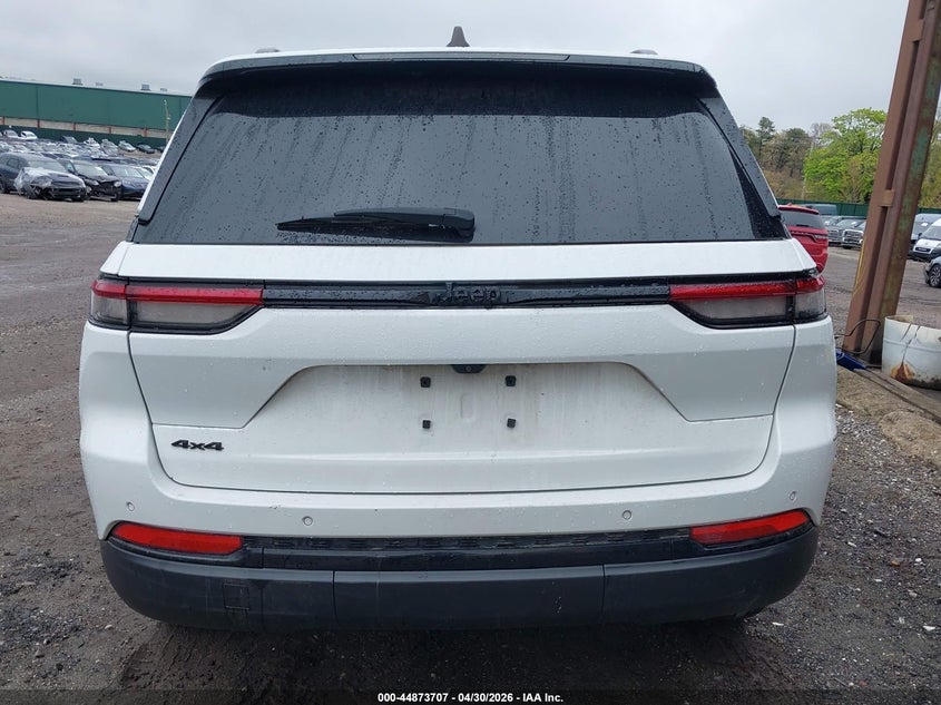 JEEP GRAND CHEROKEE - zdjęcie 16