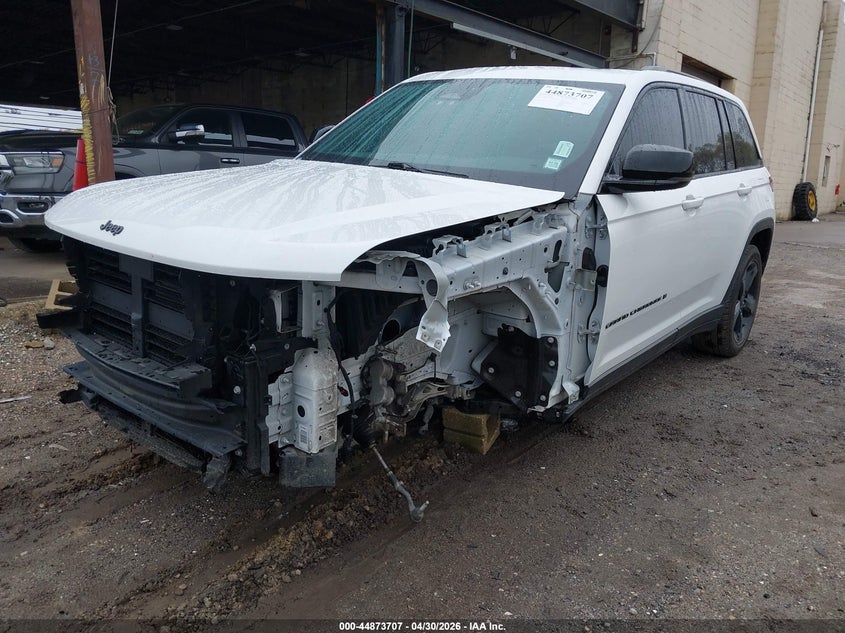2023 JEEP GRAND CHEROKEE auction photo 2