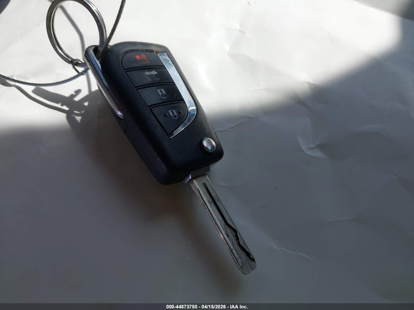 2018 Toyota Camry Le VIN: 4T1B11HKXJU571230 Lot: 44873750