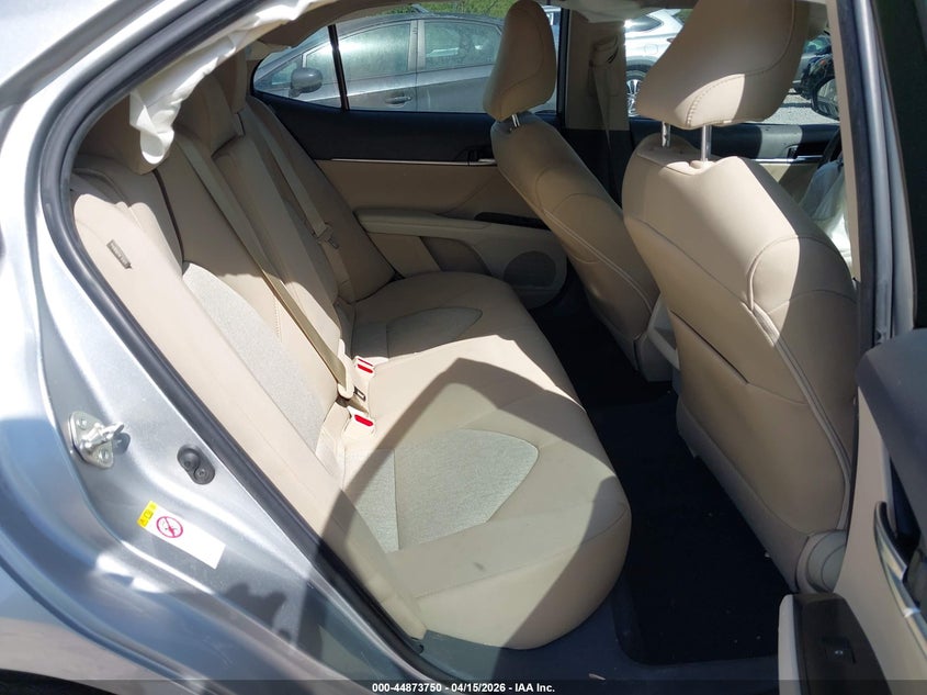 2018 Toyota Camry Le VIN: 4T1B11HKXJU571230 Lot: 44873750