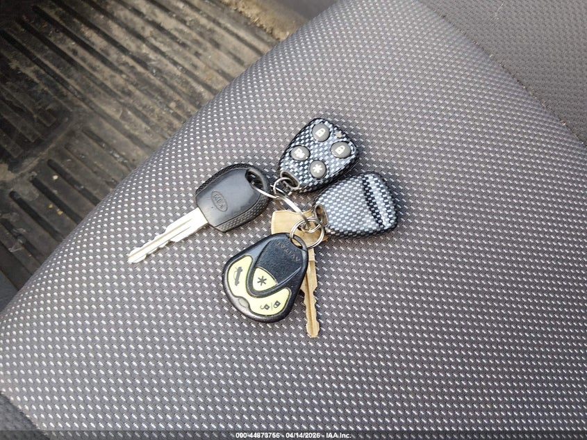 2008 Kia Rio Lx VIN: KNADE123686381617 Lot: 44873756