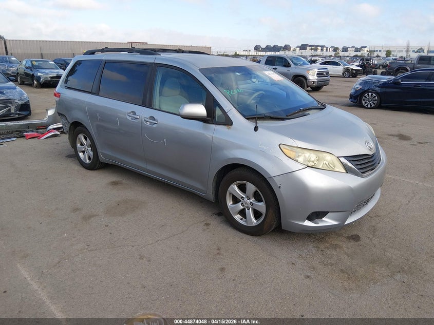 2011 Toyota Sienna Le V6