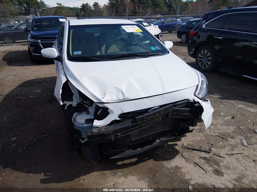 2015 Hyundai Accent Gls VIN: KMHCU4AE5FU821773 Lot: 44874102