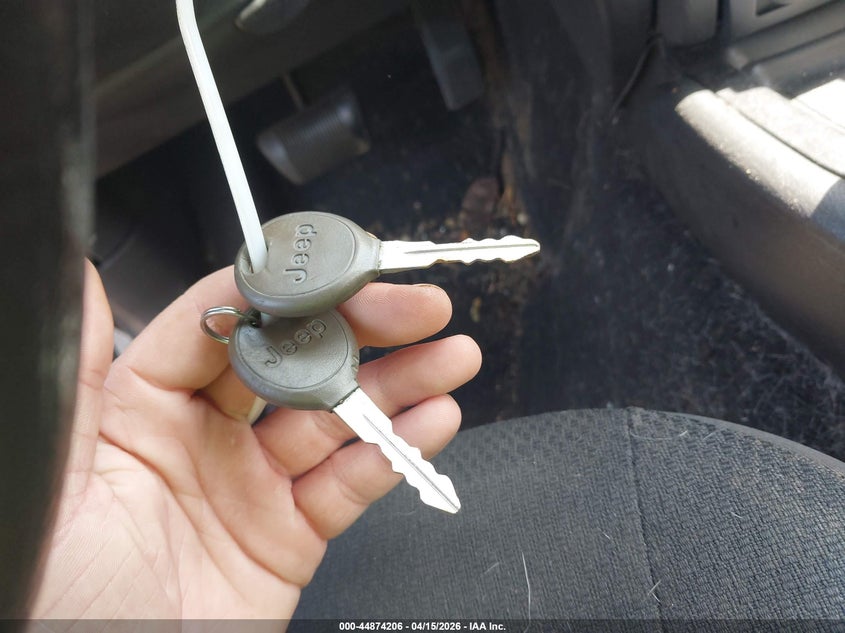 2004 Jeep Grand Cherokee Laredo VIN: 1J4GW48S14C394780 Lot: 44874206