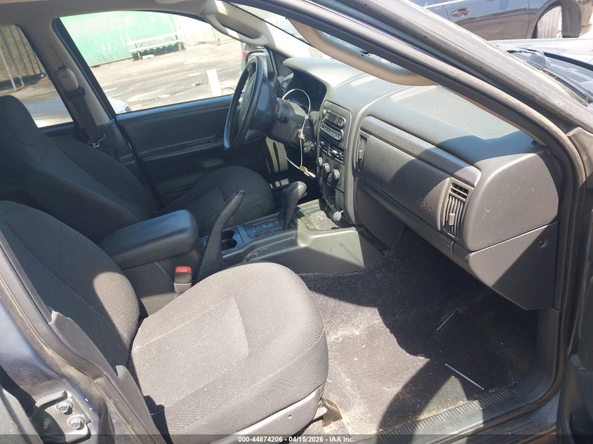 2004 Jeep Grand Cherokee Laredo