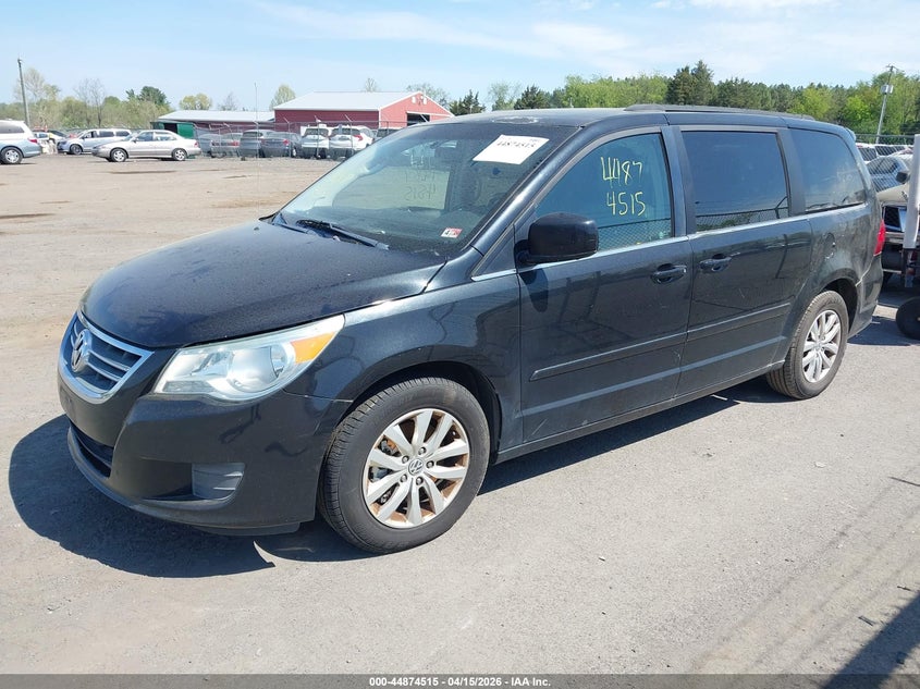 2012 Volkswagen Routan Se