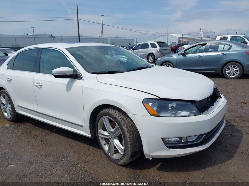 2014 Volkswagen Passat 2.0 2.0L Tdi Sel Premium white Lot 111044874728 Vin 1VWCN7A33EC084995