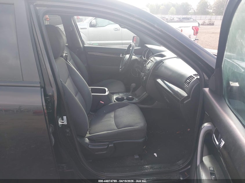 2012 KIA SORENTO auction photo 5