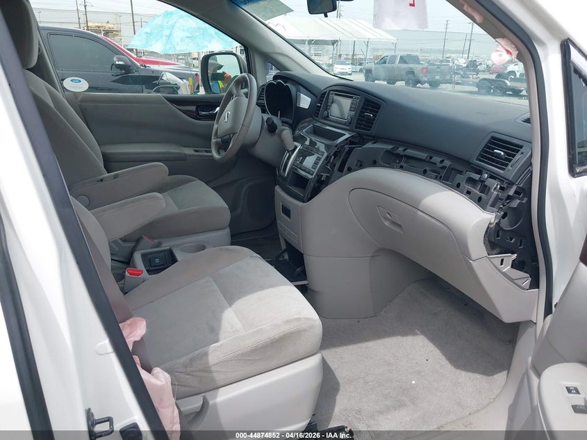 2015 Nissan Quest Sv