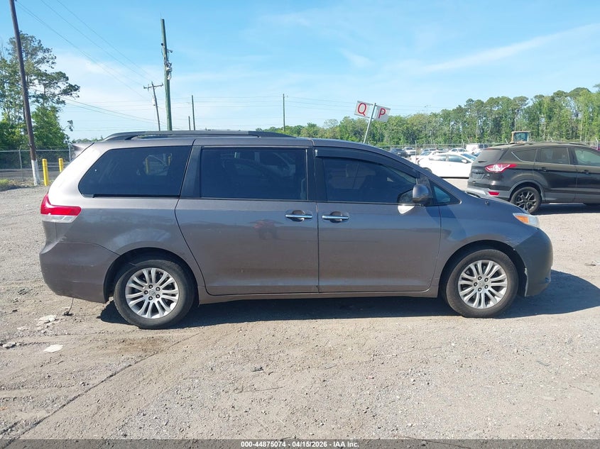 2014 Toyota Sienna Xle V6 8 Passenger VIN: 5TDYK3DC6ES412754 Lot: 44875074