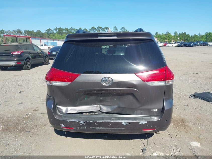 2014 Toyota Sienna Xle V6 8 Passenger VIN: 5TDYK3DC6ES412754 Lot: 44875074