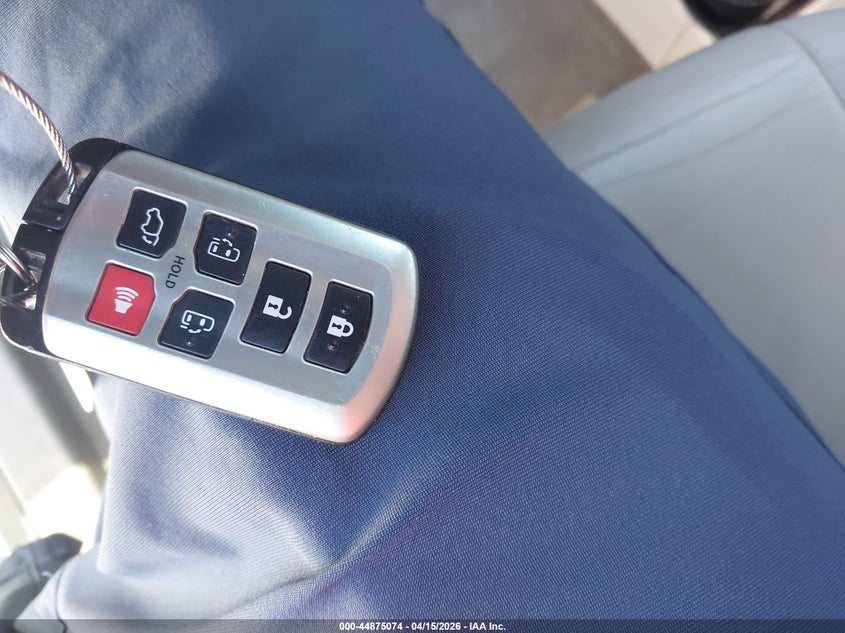 2014 Toyota Sienna Xle V6 8 Passenger VIN: 5TDYK3DC6ES412754 Lot: 44875074