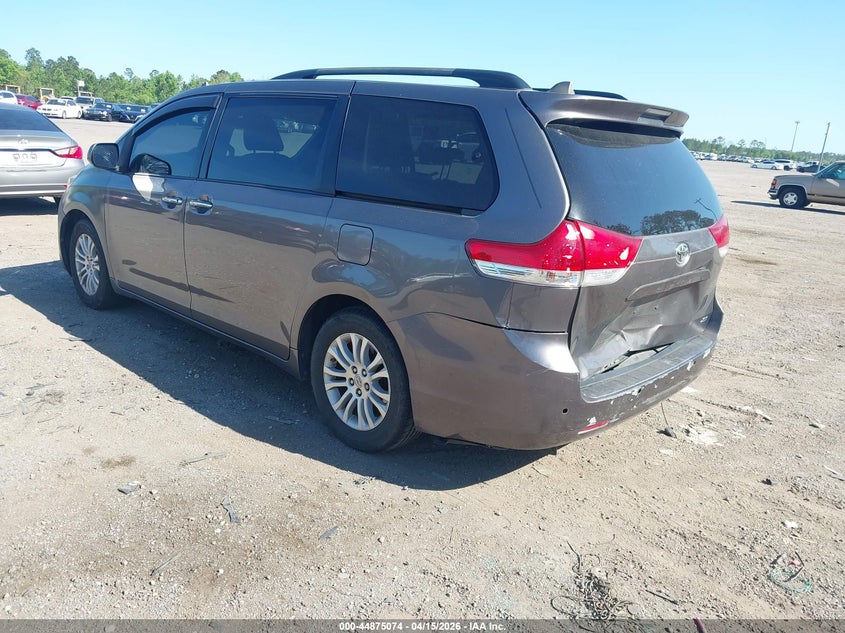 2014 Toyota Sienna Xle V6 8 Passenger VIN: 5TDYK3DC6ES412754 Lot: 44875074