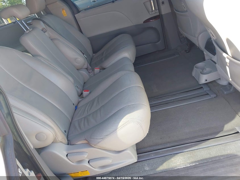 2014 Toyota Sienna Xle V6 8 Passenger VIN: 5TDYK3DC6ES412754 Lot: 44875074