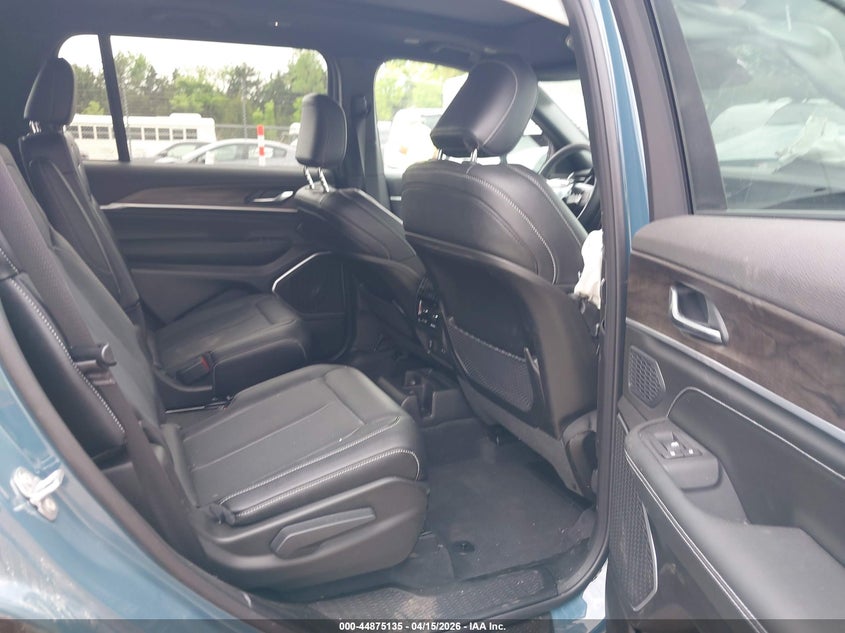 2026 Jeep Grand Cherokee L Limited Reserve VIN: 1C4RJKBRXT8566247 Lot: 44875135