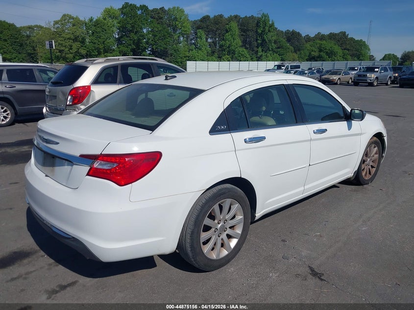 2013 Chrysler 200 Limited