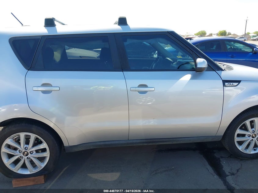 2018 Kia Soul + VIN: KNDJP3A52J7527946 Lot: 44875177