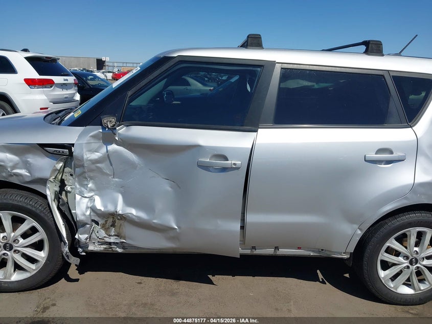 2018 Kia Soul + VIN: KNDJP3A52J7527946 Lot: 44875177