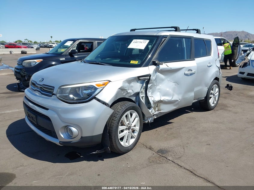 2018 Kia Soul + VIN: KNDJP3A52J7527946 Lot: 44875177