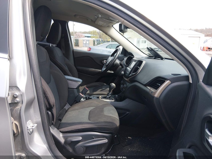 2016 Jeep Cherokee Latitude VIN: 1C4PJMCB9GW197158 Lot: 44875304