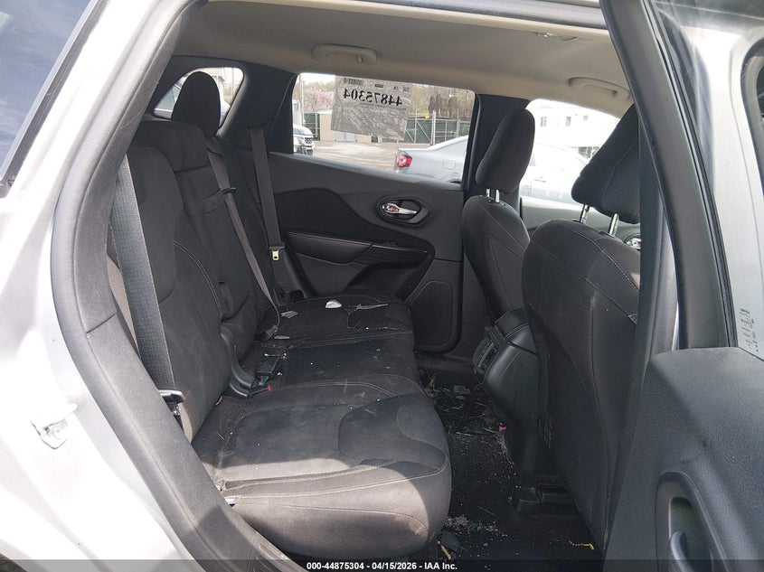 2016 Jeep Cherokee Latitude VIN: 1C4PJMCB9GW197158 Lot: 44875304