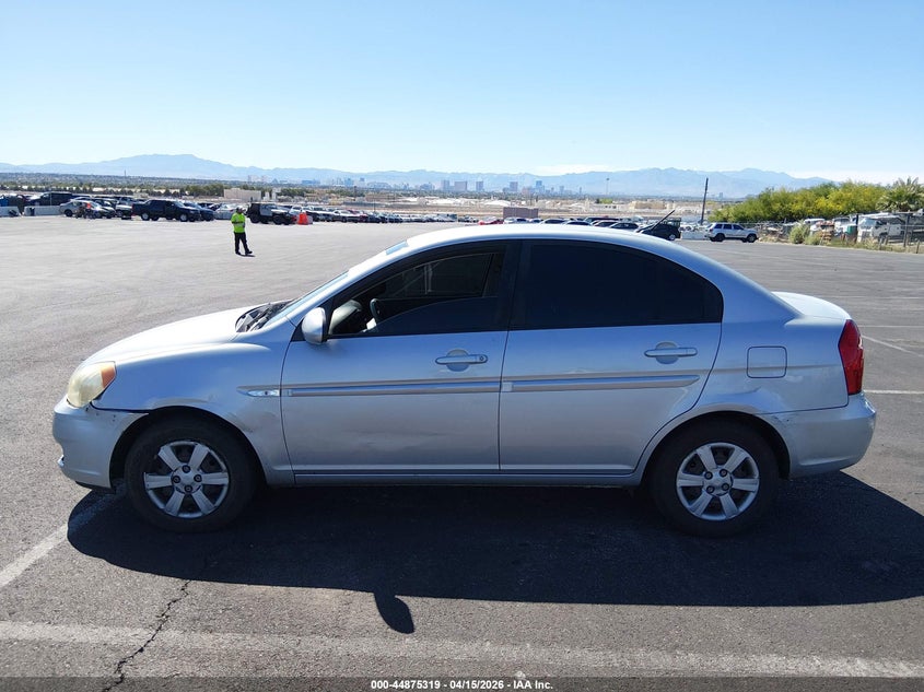 2007 Hyundai Accent Gls VIN: KMHCN46C77U117810 Lot: 44875319