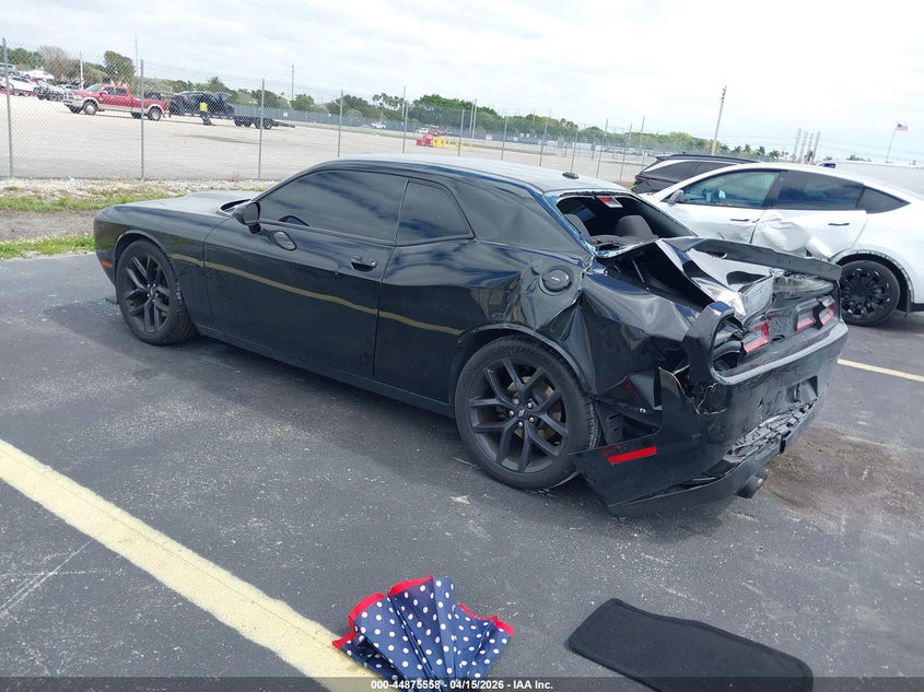 Vin: 2c3cdzbt3lh239804, lot: 45372889, dodge challenger r/t 20203