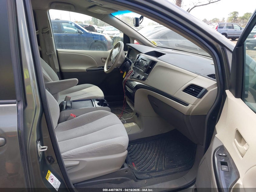 2011 Toyota Sienna Le V6