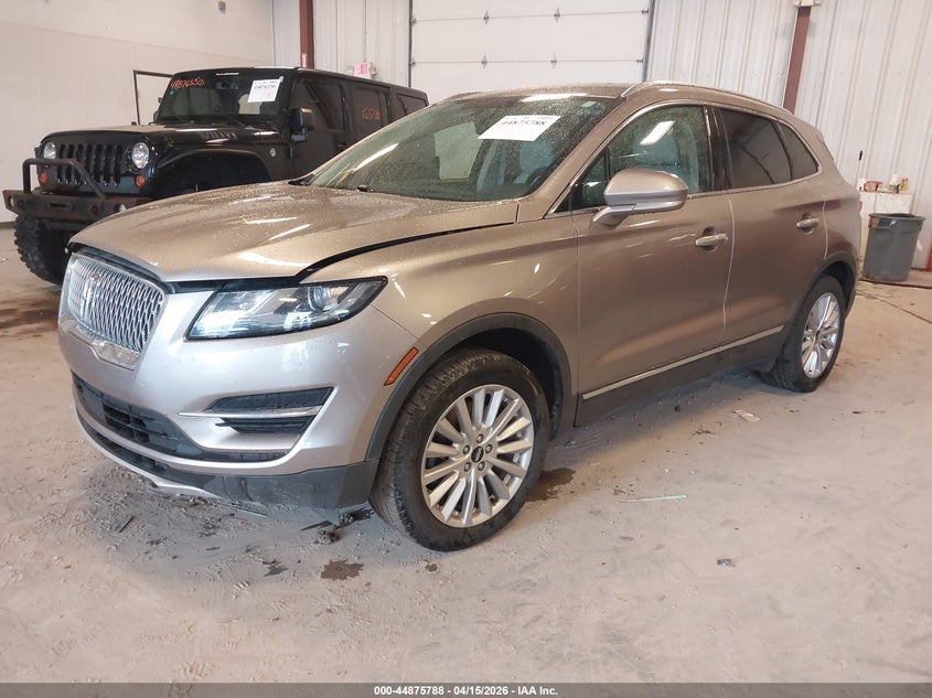 Vin: 5lmcj1d9xkul46361, lot: 45373119, lincoln mkc standard 20192