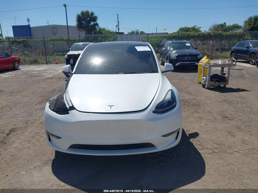 2022 Tesla Model Y Performance Dual Motor All-Wheel Drive VIN: 7SAYGDEF6NF469494 Lot: 44876218
