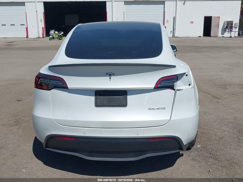 2022 Tesla Model Y Performance Dual Motor All-Wheel Drive VIN: 7SAYGDEF6NF469494 Lot: 44876218