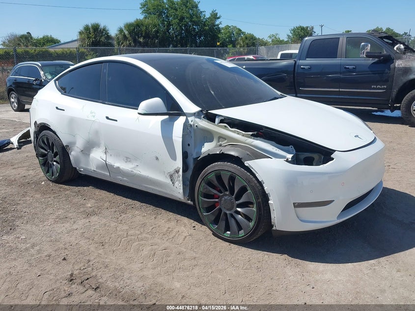 2022 Tesla Model Y Performance Dual Motor All-Wheel Drive VIN: 7SAYGDEF6NF469494 Lot: 44876218