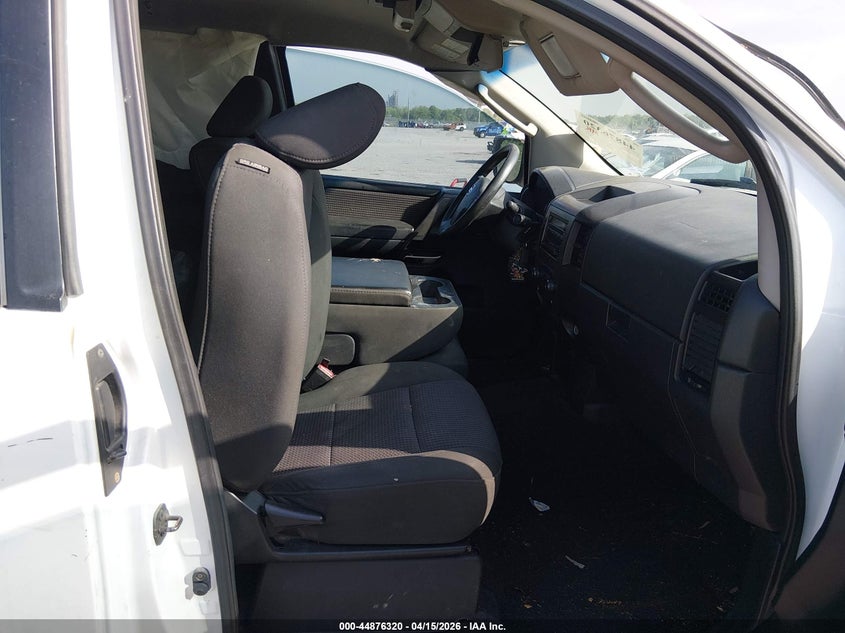 2011 Nissan Titan Sv