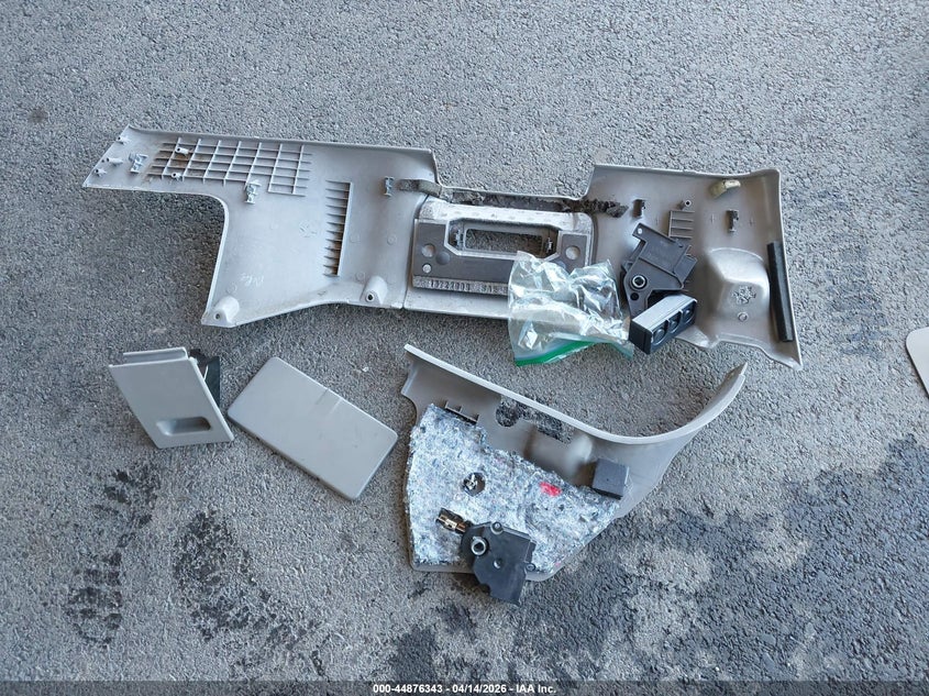 1997 Chevrolet Suburban 1500 VIN: 3GNFK16R2VG177966 Lot: 44876343