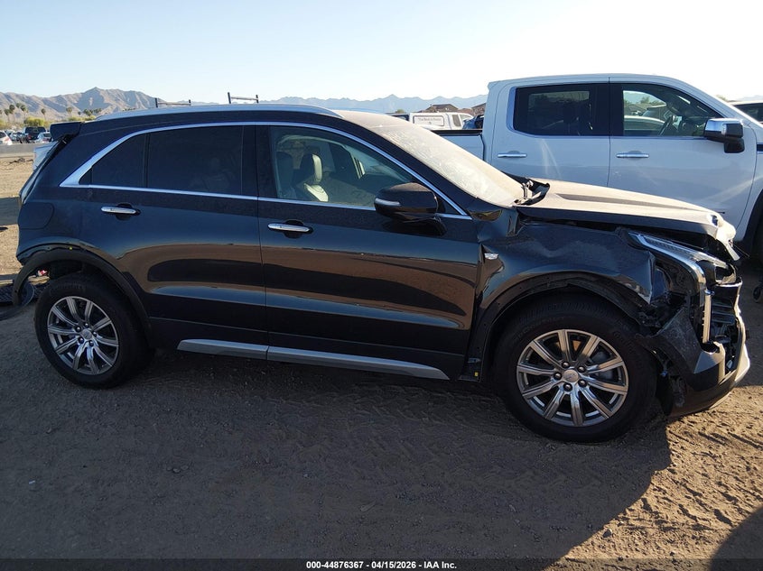 2022 Cadillac Xt4 Awd Premium Luxury VIN: 1GYFZDR41NF161825 Lot: 44876367